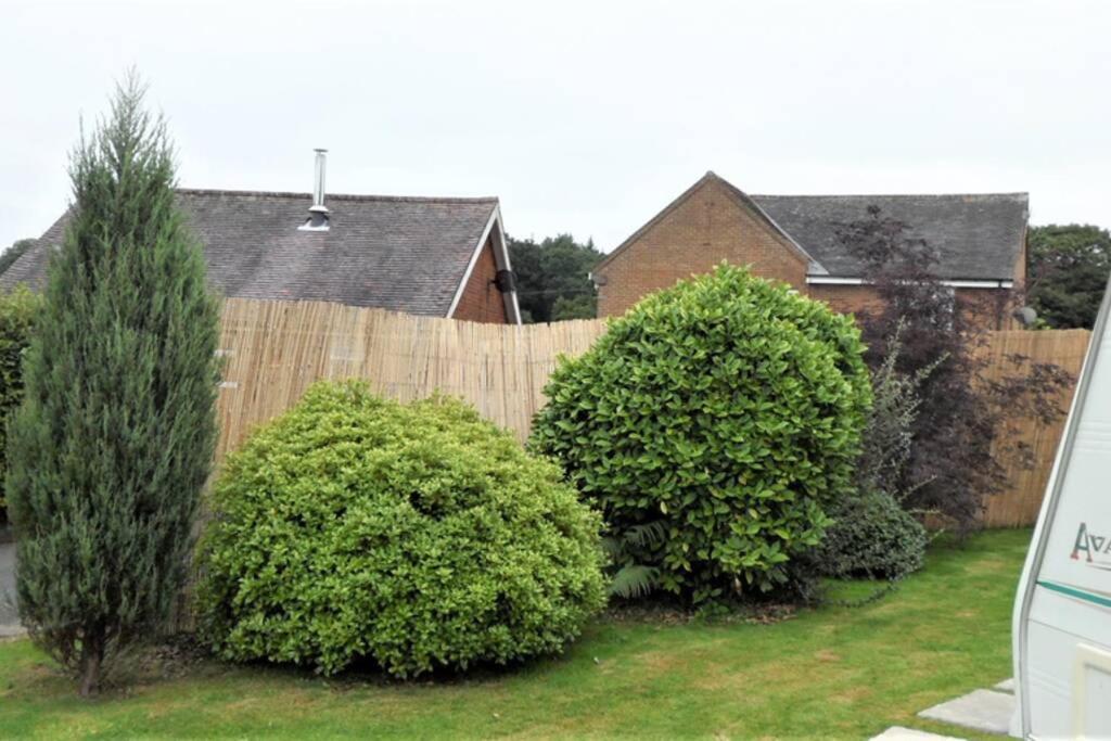 Y Ffau - A Gorgeous Little Caravan Knighton  Exterior photo