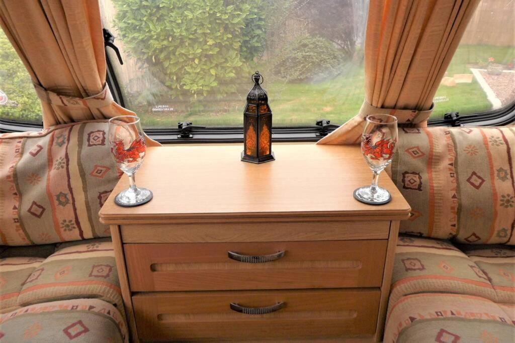 Y Ffau - A Gorgeous Little Caravan Knighton  Exterior photo